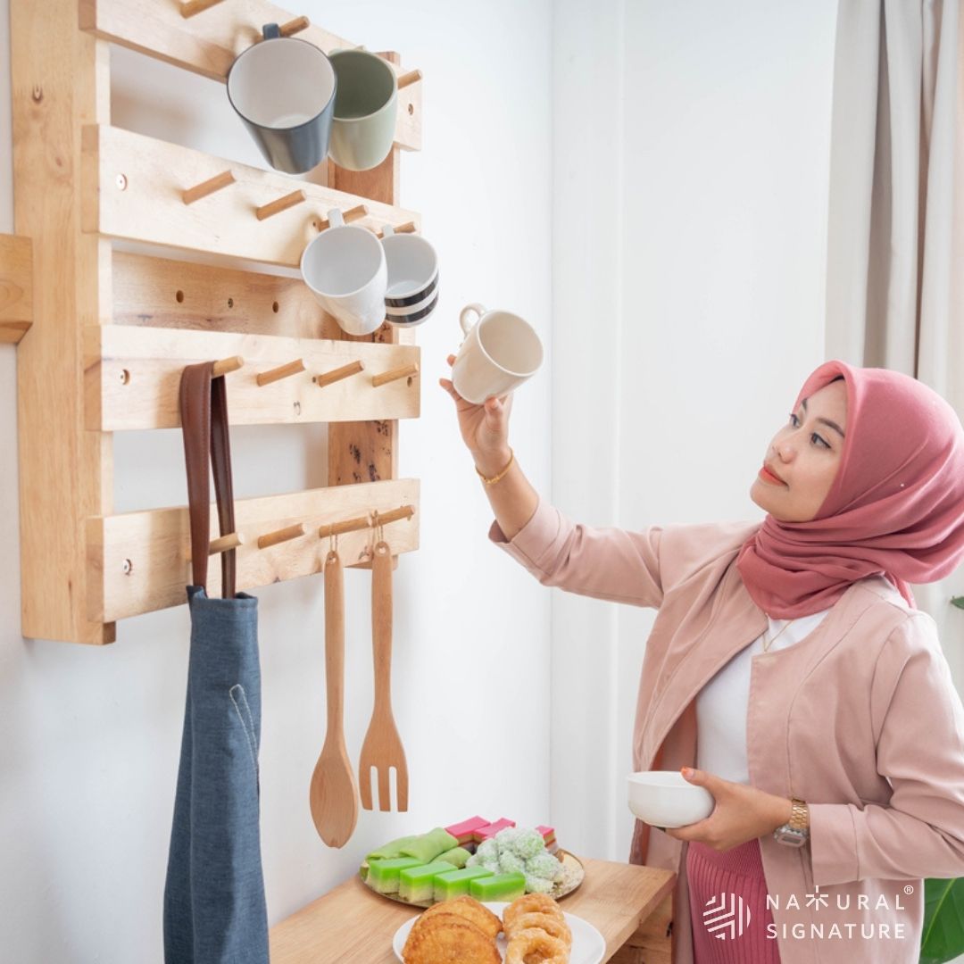 Natural Signature - Fancy Wood Pallet Hanging Rack
